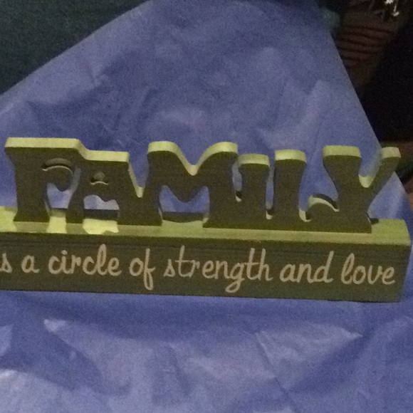 FAMILY SIGN - Picture 2 of 2